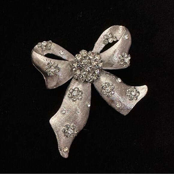 Vintage 90’s Silver And CZ Bow Brooch - Picture 3 of 4